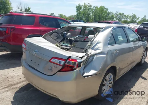 2014 Toyota Camry Le z USA, uszkodzony, nr VIN 4T1BF1FK3EU456060
